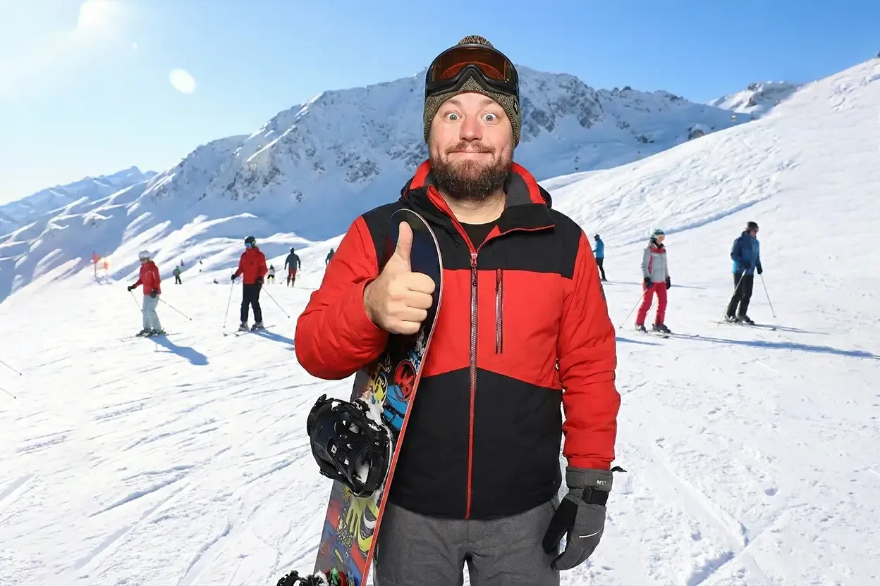 Nachher - Mille im Schnee mit Snowboard von KI angezogen